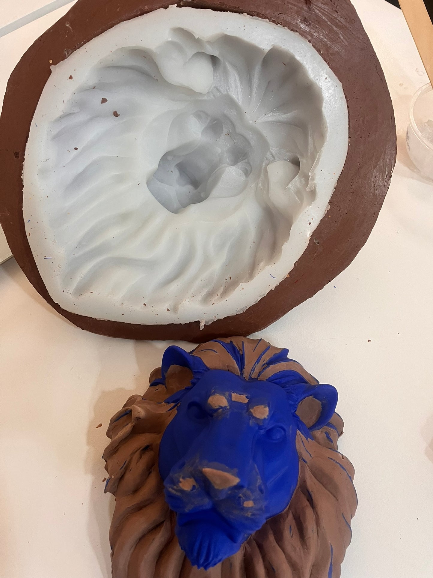 TALLER AVANZADO MOLDES DE SILICONA y POSITIVOS EN RESINAS
