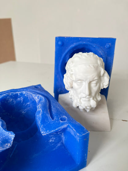 TALLER AVANZADO MOLDES DE SILICONA y POSITIVOS EN RESINAS